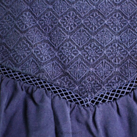 Old Navy Women's Petite Navy Blue Lace Keyhole Flowy Baby Doll Tank Top - Picture 4 of 6